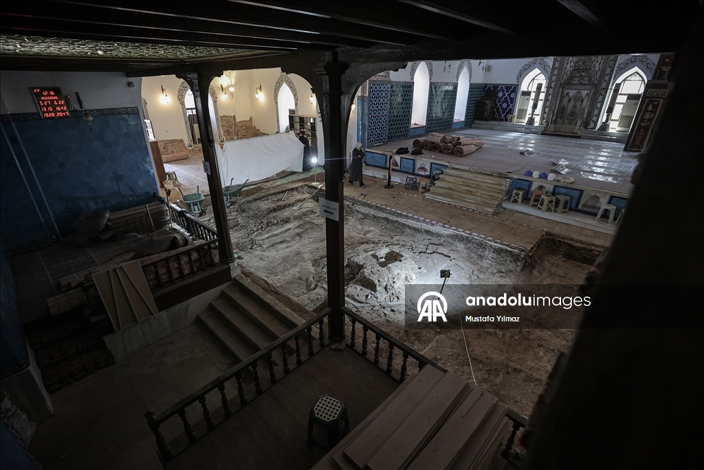 Bursa'daki 2. Murad Camisi'nde 600 yıllık havuz kalıntısı ortaya çıkarıldı