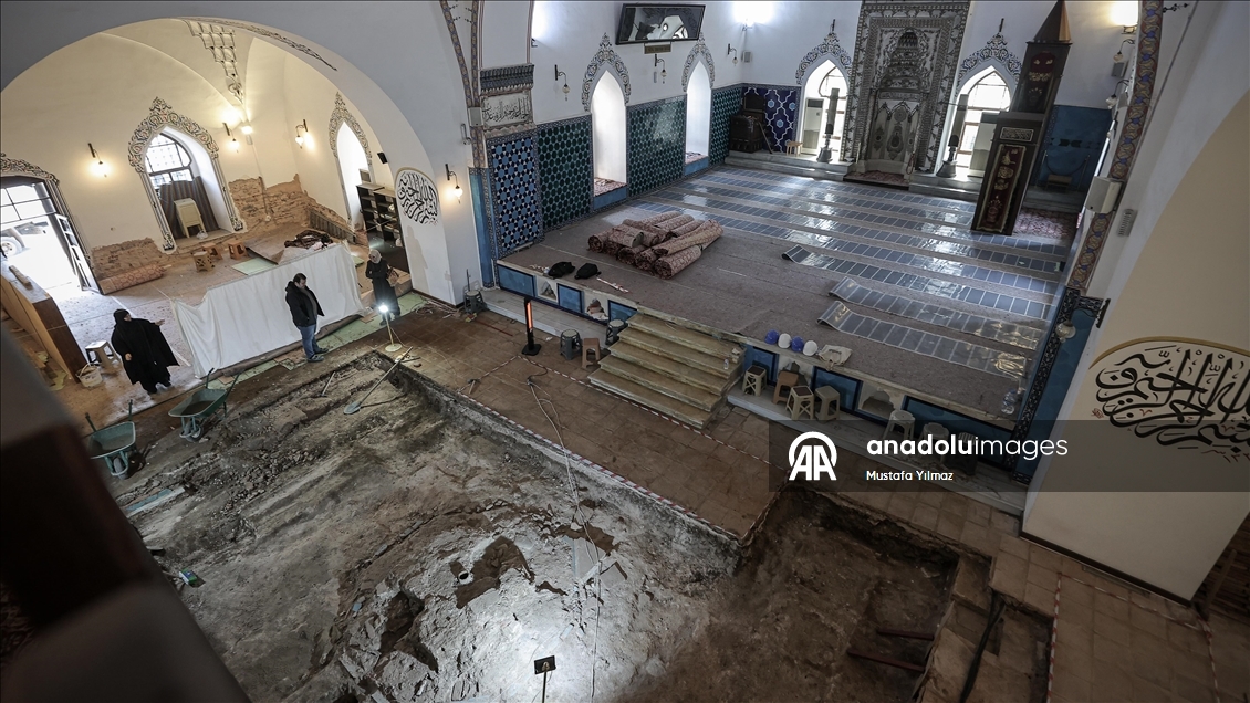 Bursa'daki 2. Murad Camisi'nde 600 yıllık havuz kalıntısı ortaya çıkarıldı