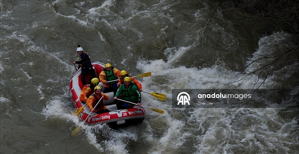 Melen Çayı'nda rafting sezonu açıldı