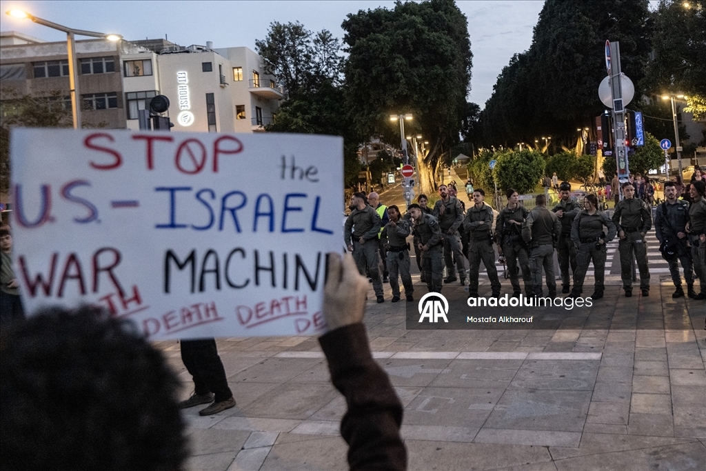  İsrail polisi Tel Aviv'de savaş karşıtı protestoya müdahale etti