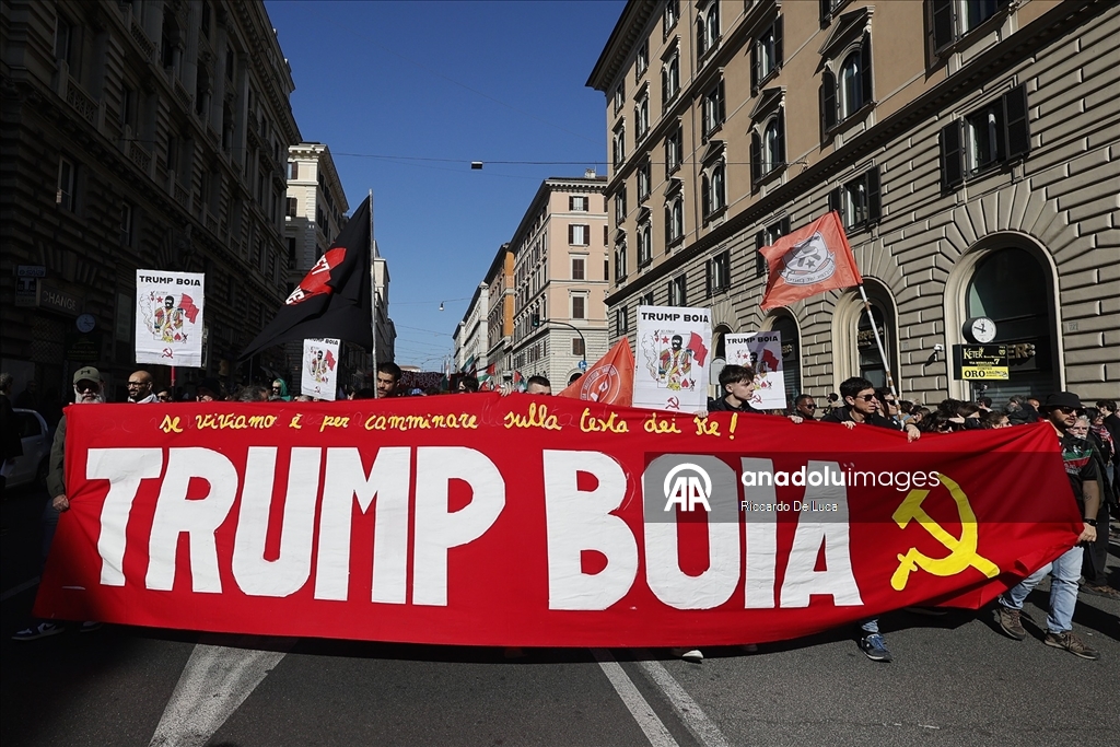 Roma'da savaş karşıtı gösteri