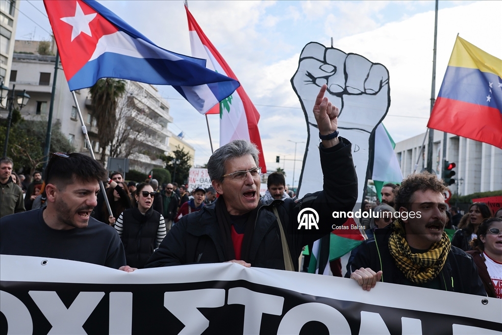 Yunanistan'da, ABD ve İsrail'in İran'a yönelik saldırıları protesto edildi