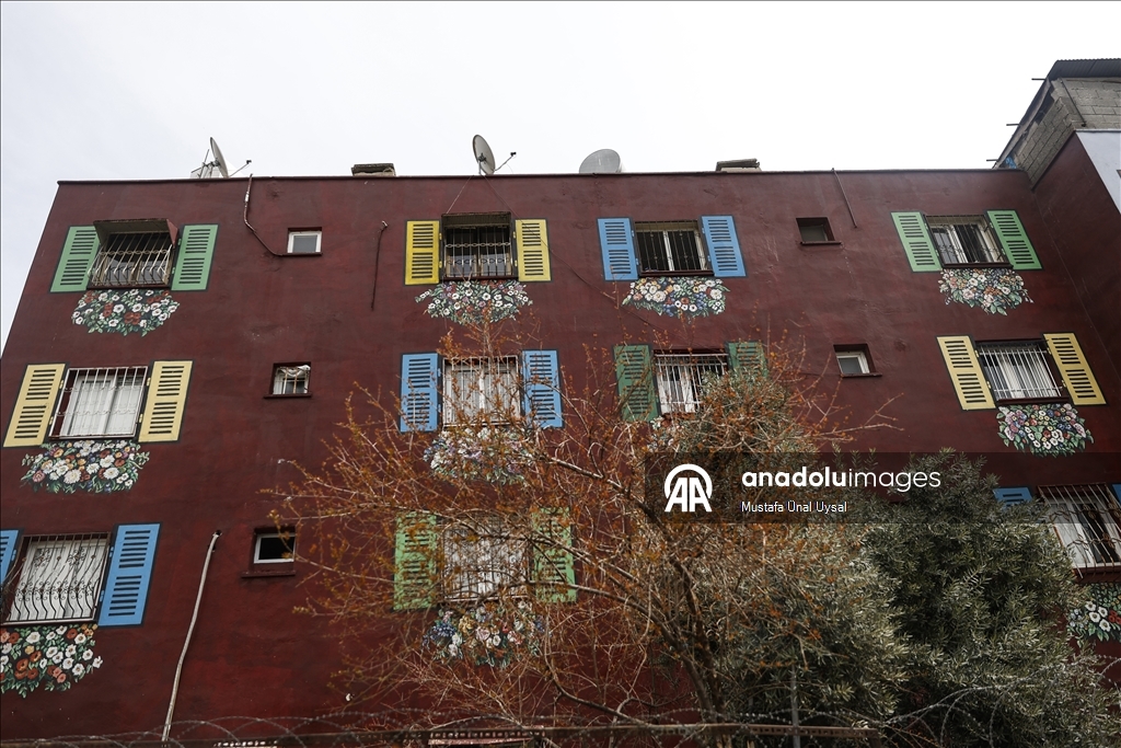 Zgrade ukrašene remek-djelima poznatih slikara donijele boje u Mersin