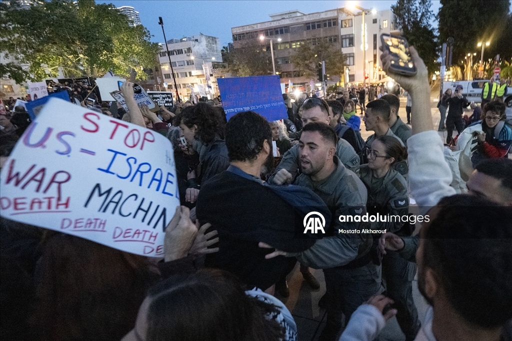 İsrail polisi Tel Aviv'de savaş karşıtı protestoya müdahale etti