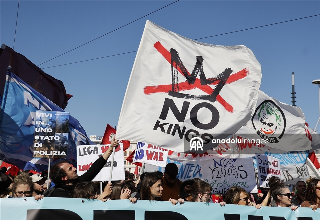 Roma'da savaş karşıtı gösteri