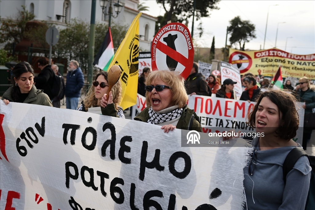 Yunanistan'da, ABD ve İsrail'in İran'a yönelik saldırıları protesto edildi