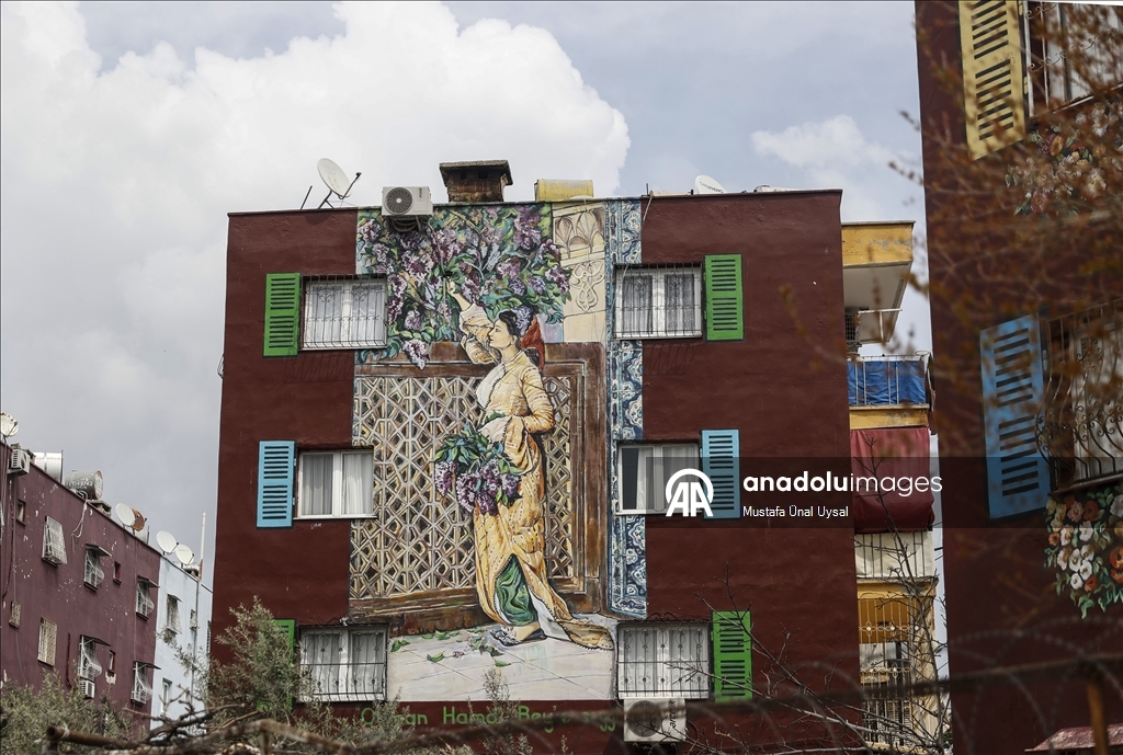 Zgrade ukrašene remek-djelima poznatih slikara donijele boje u Mersin