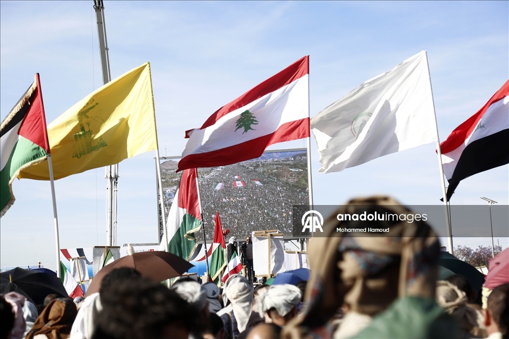 اليمن.. آلاف المتظاهرين يتضامنون مع إيران وفلسطين ولبنان