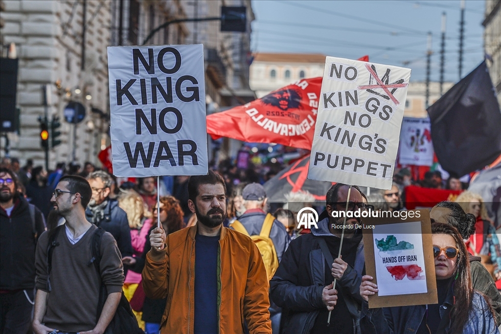 Roma'da savaş karşıtı gösteri