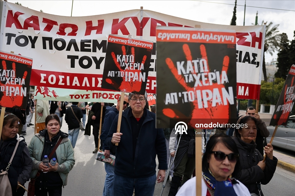 Yunanistan'da, ABD ve İsrail'in İran'a yönelik saldırıları protesto edildi