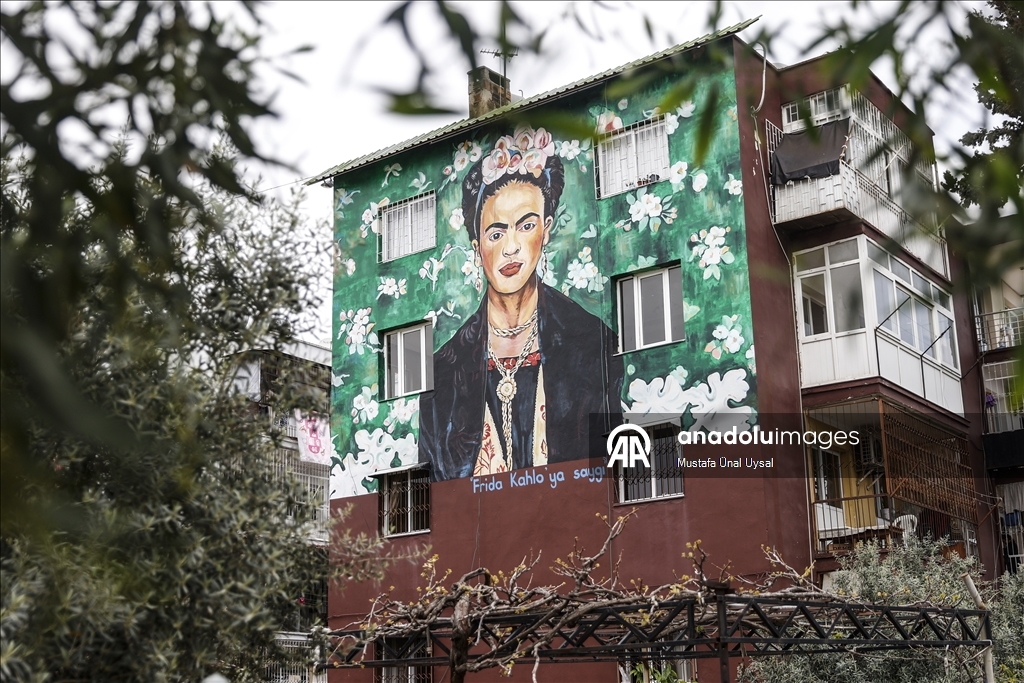 Zgrade ukrašene remek-djelima poznatih slikara donijele boje u Mersin