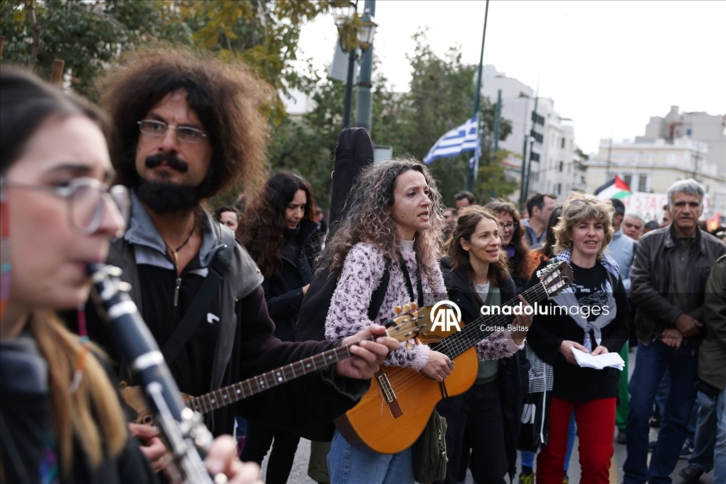 Yunanistan'da, ABD ve İsrail'in İran'a yönelik saldırıları protesto edildi