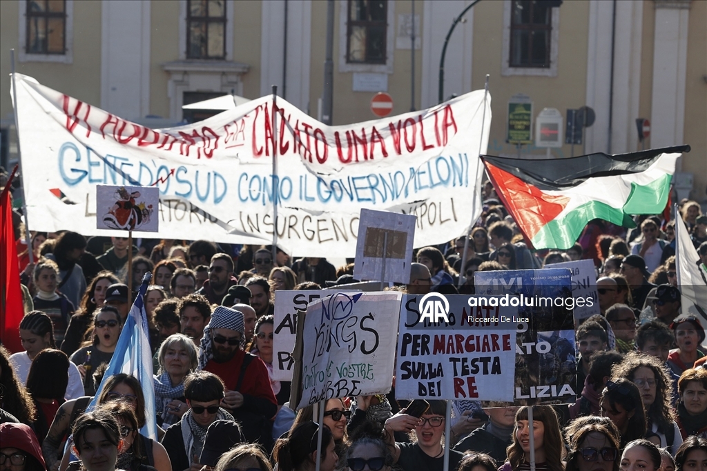 Roma'da savaş karşıtı gösteri