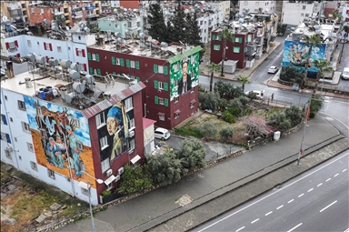 Zgrade ukrašene remek-djelima poznatih slikara donijele boje u Mersin