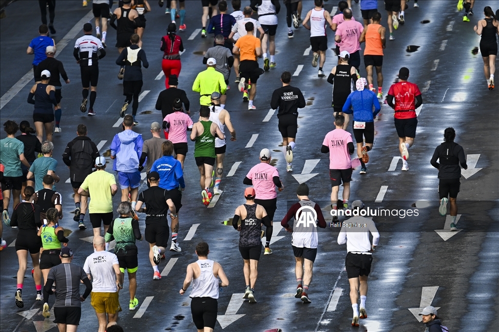 Berlin Yarı Maratonu’nda binlerce koşucu parkura çıktı