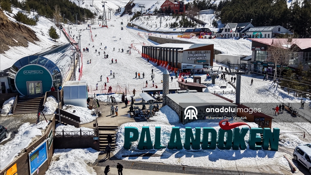 На популярном горнолыжном курорте Паландокен продолжается сезон катания