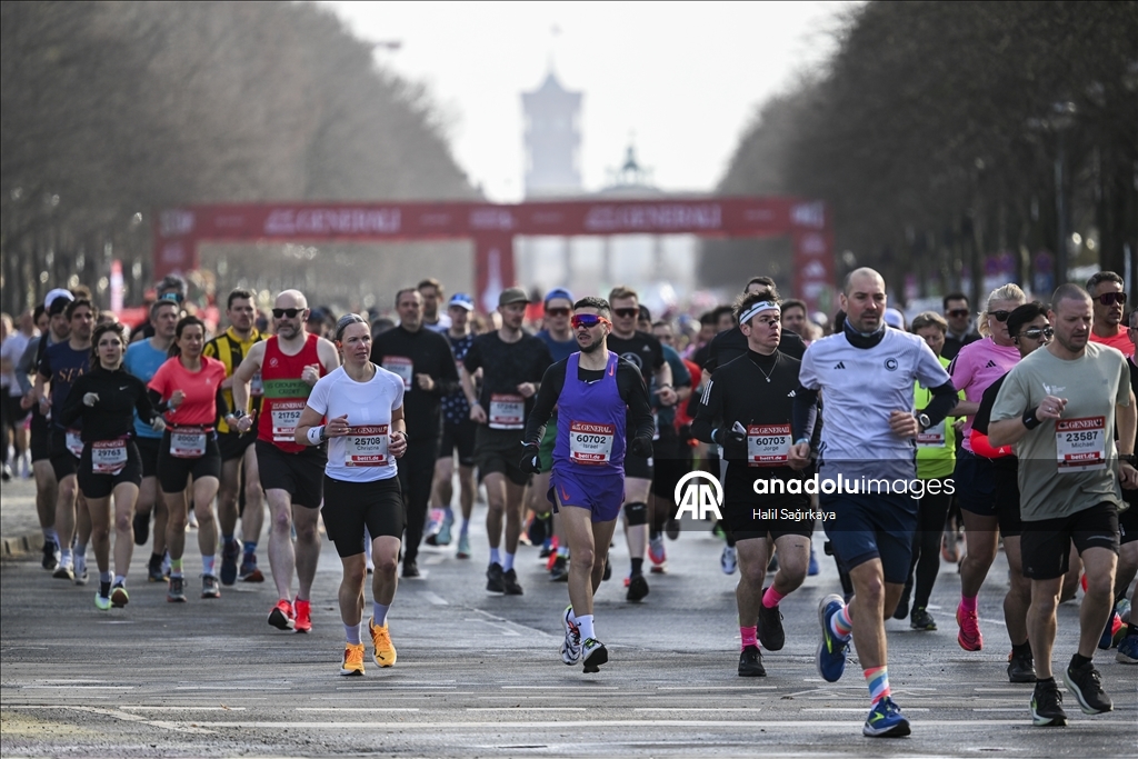Berlin Yarı Maratonu’nda binlerce koşucu parkura çıktı