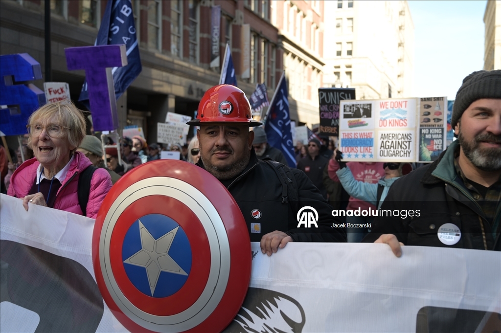 Chicago’da "Krallara Hayır" protestosu düzenledi