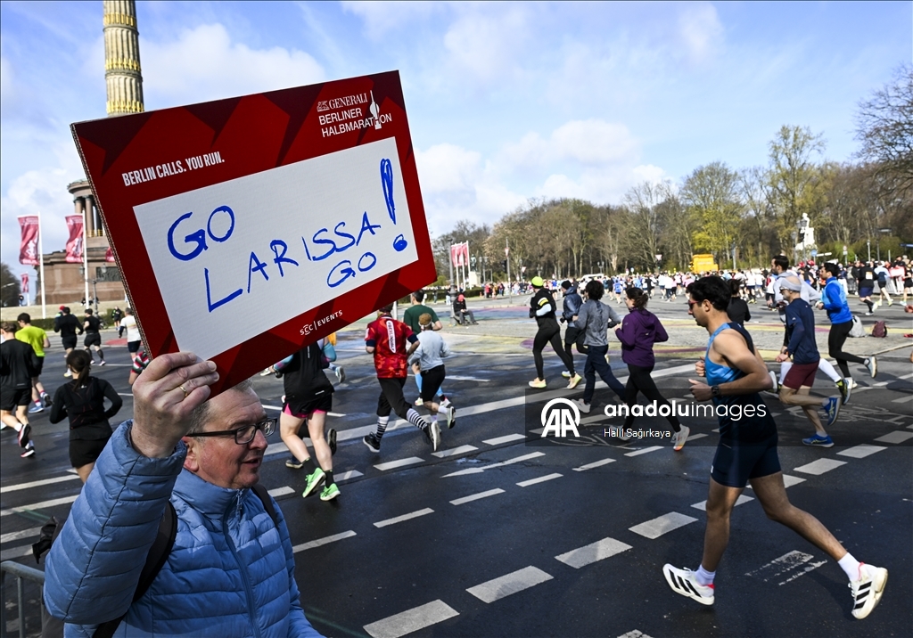 Berlin Yarı Maratonu’nda binlerce koşucu parkura çıktı