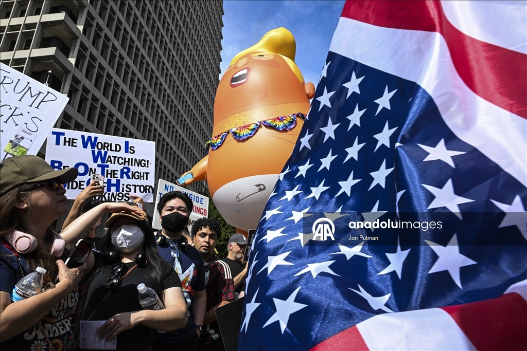 В Лос-Анджелесе прошла акция No Kings («Нет королям»)