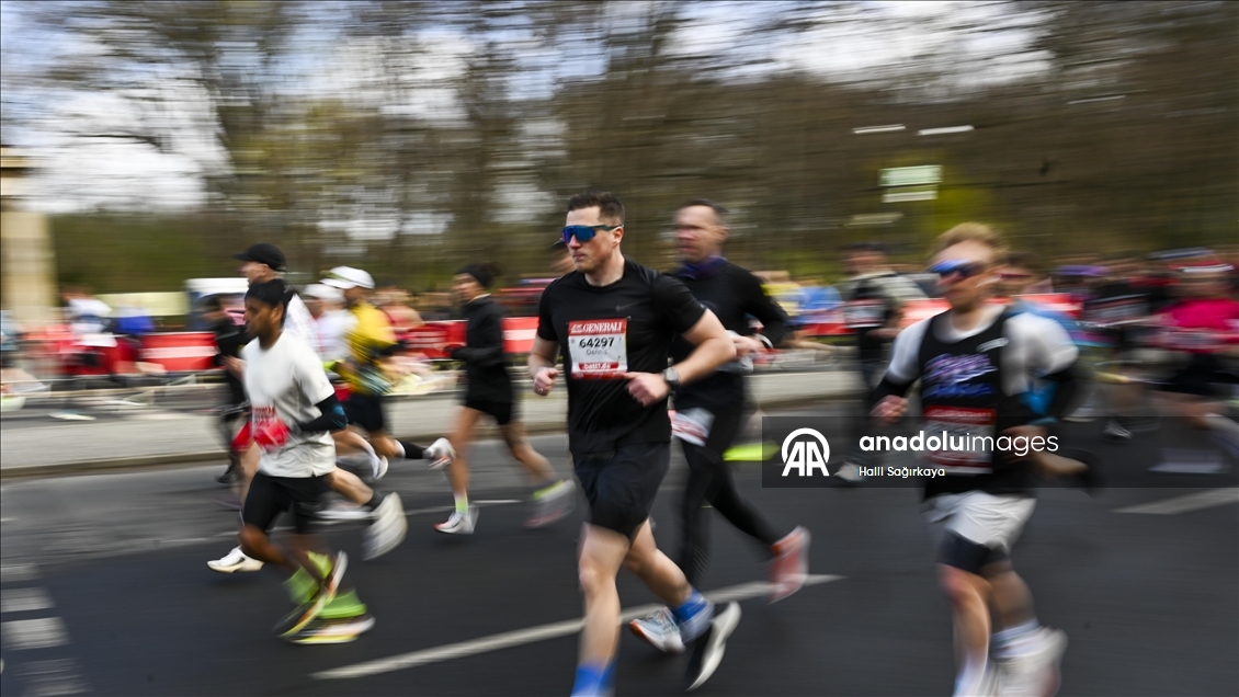 Berlin Yarı Maratonu’nda binlerce koşucu parkura çıktı