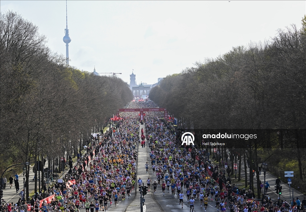 Berlin Yarı Maratonu’nda binlerce koşucu parkura çıktı