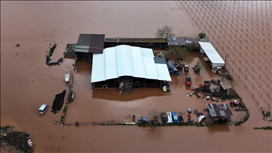  Gediz Nehri taştı, Manisa'da tarım arazileri su altında kaldı