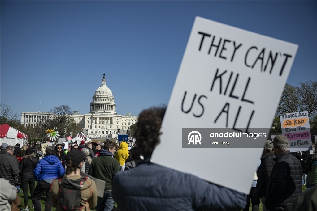 В США прошли многотысячные протесты против политики Трампа 3