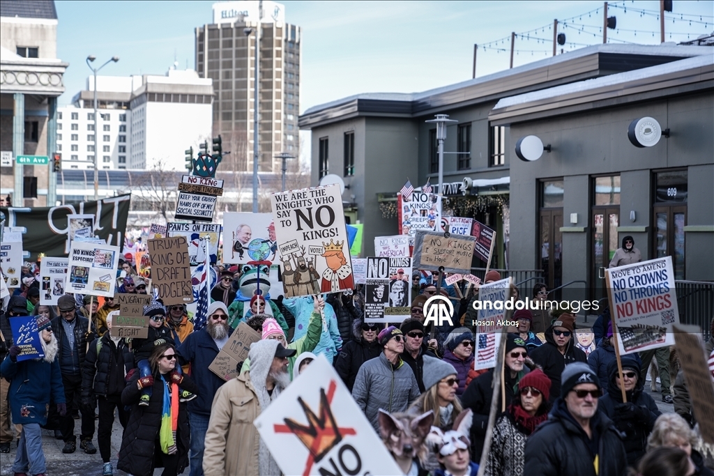 В США прошли многотысячные протесты против политики Трампа 12