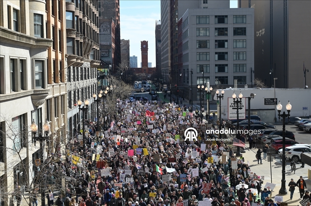 В США прошли многотысячные протесты против политики Трампа 35