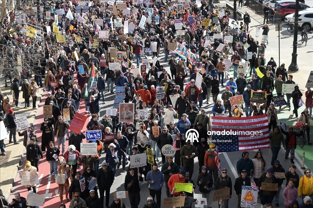 В США прошли многотысячные протесты против политики Трампа 17