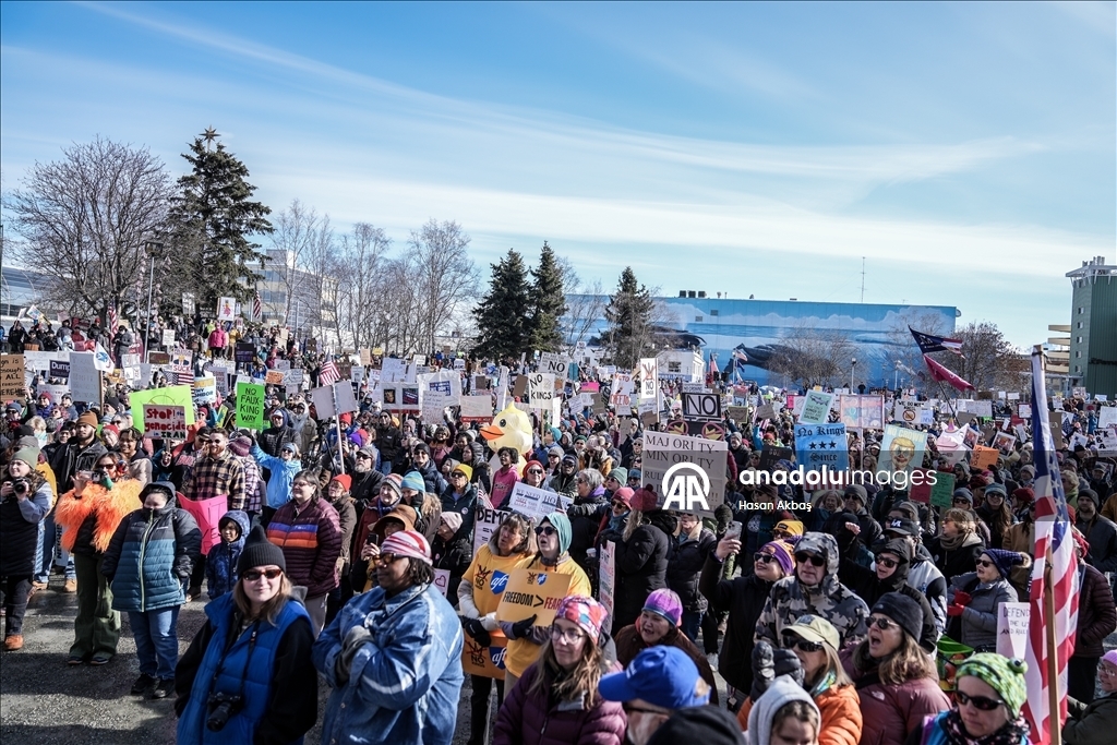 В США прошли многотысячные протесты против политики Трампа 10