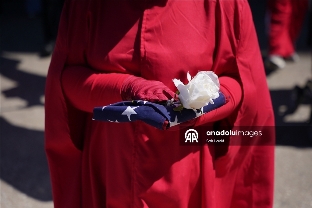 В США прошли многотысячные протесты против политики Трампа 24