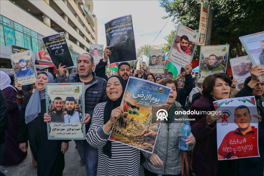 مئات الفلسطينيين ينددون بقانون إعدام الأسرى في وقفات احتجاجية بالضفة