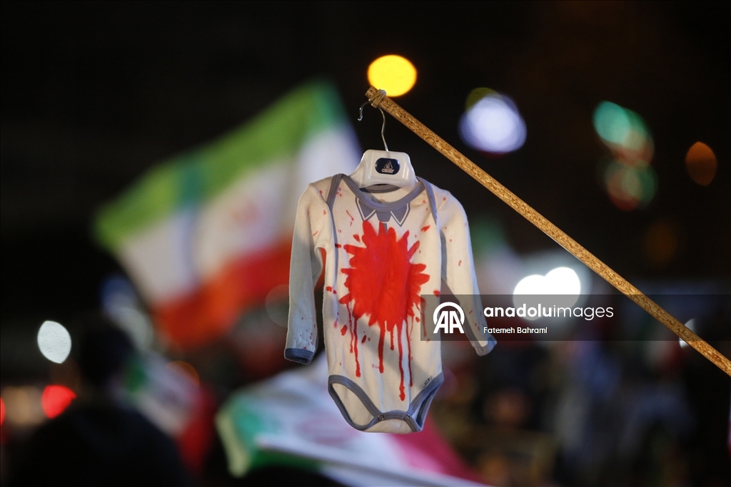 Атаки Израиля и США на Иран вызвали протесты в Тегеране