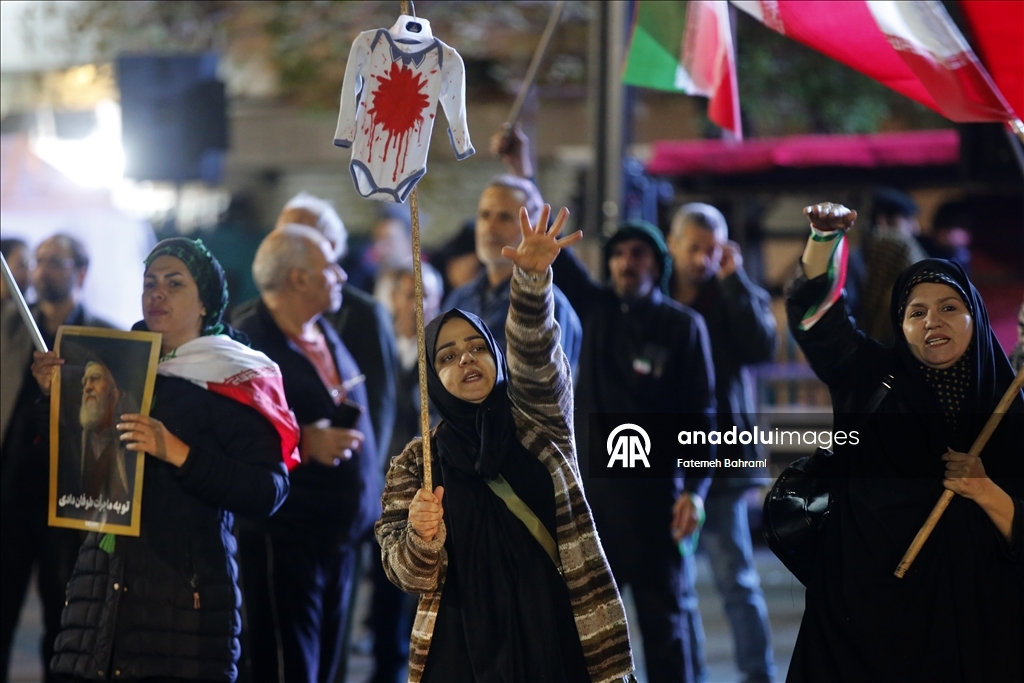 Атаки Израиля и США на Иран вызвали протесты в Тегеране