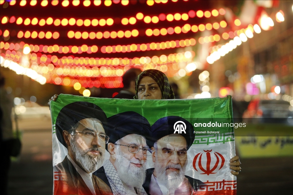 Атаки Израиля и США на Иран вызвали протесты в Тегеране