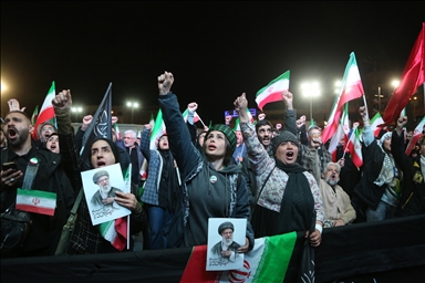 Атаки Израиля и США на Иран вызвали протесты в Тегеране