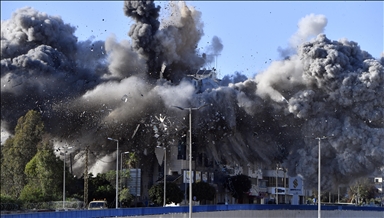 İsrail ordusu Beyrut'un güneyindeki Dahiye bölgesinde bir binayı bombaladı