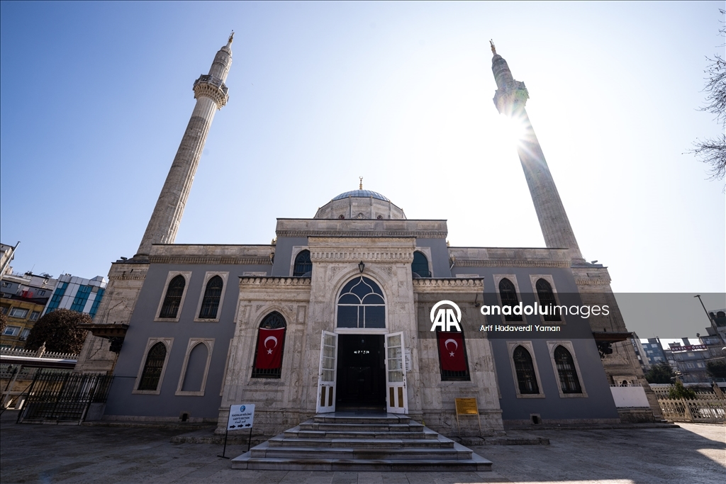 Мост между современностью и традициями: Мечеть Пертевнияль Валиде Султан