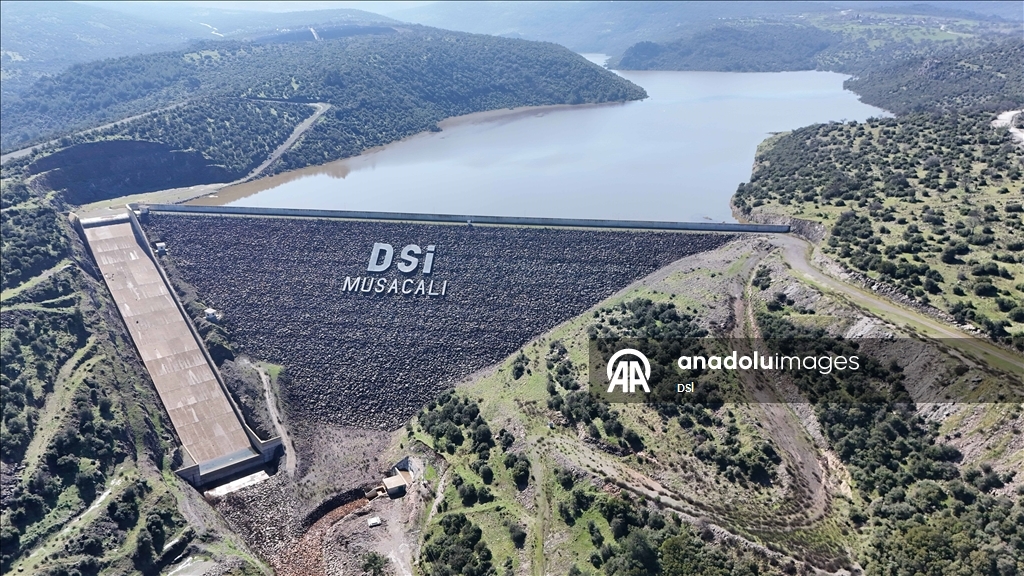 İzmir'de kritik seviyeleri gören barajlardaki su miktarı yağışlarla güçlendi