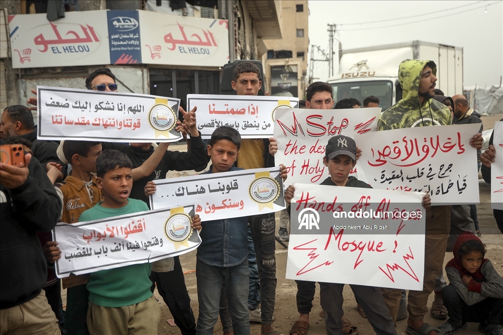 Gazze'de, Mescid-i Aksa'nın kapatılması ve Filistinli esirleri hedef alan idam yasası protesto edildi