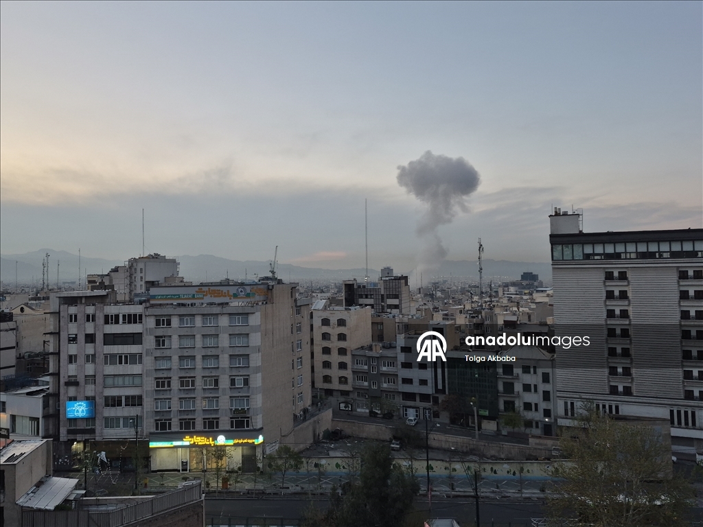 Мощные взрывы прогремели в Тегеране на фоне ударов США и Израиля