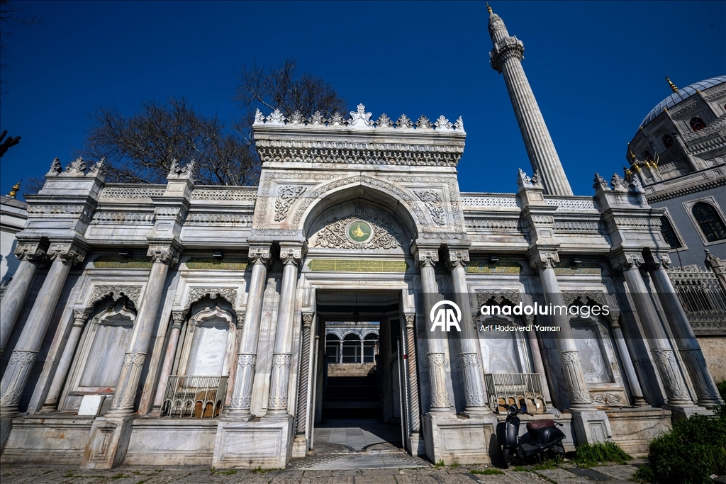 Мост между современностью и традициями: Мечеть Пертевнияль Валиде Султан