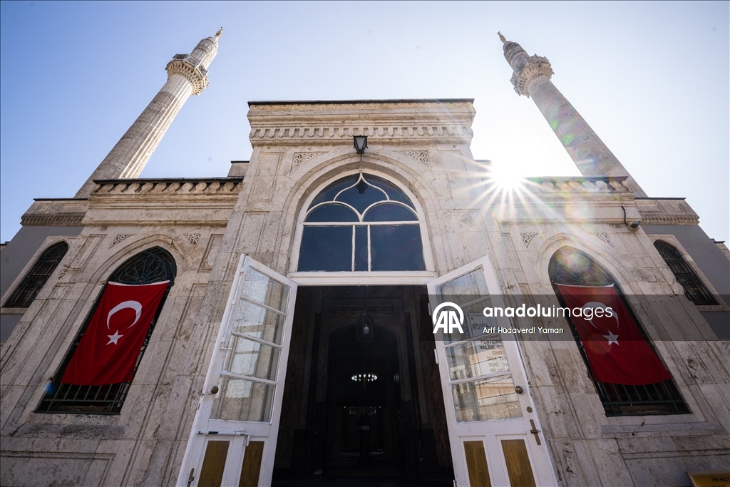 Мост между современностью и традициями: Мечеть Пертевнияль Валиде Султан