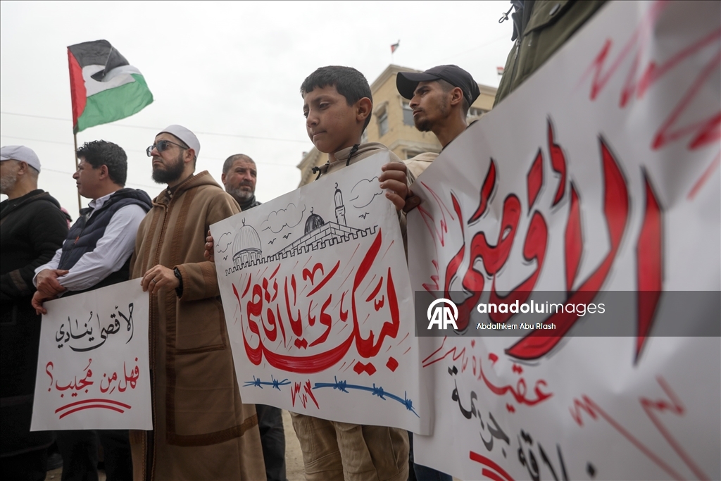 Gazze'de, Mescid-i Aksa'nın kapatılması ve Filistinli esirleri hedef alan idam yasası protesto edildi