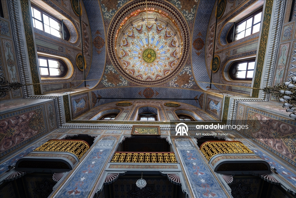 Мост между современностью и традициями: Мечеть Пертевнияль Валиде Султан