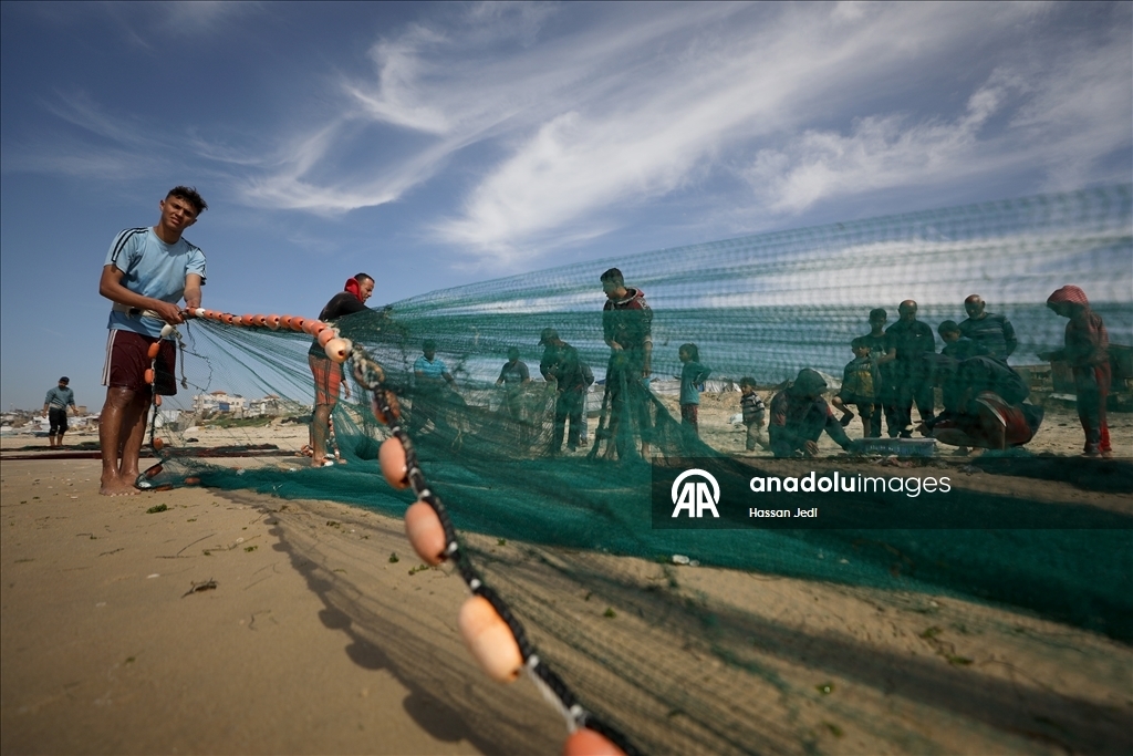 Палестинские рыбаки в Газе продолжают заниматься своим опасным промыслом, несмотря на угрозы 4