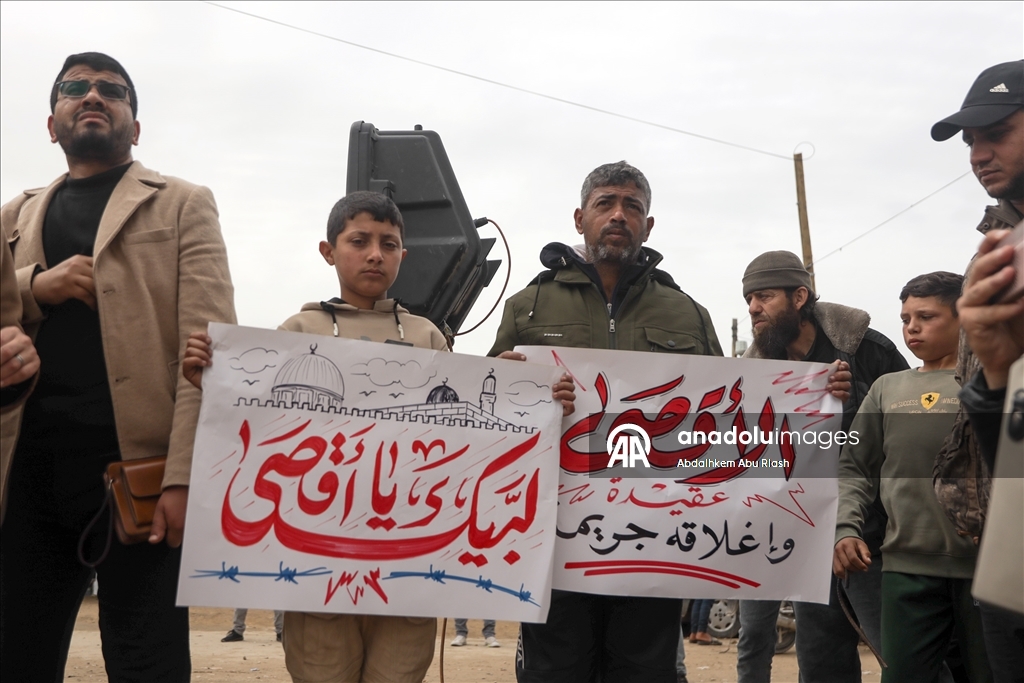 Gazze'de, Mescid-i Aksa'nın kapatılması ve Filistinli esirleri hedef alan idam yasası protesto edildi
