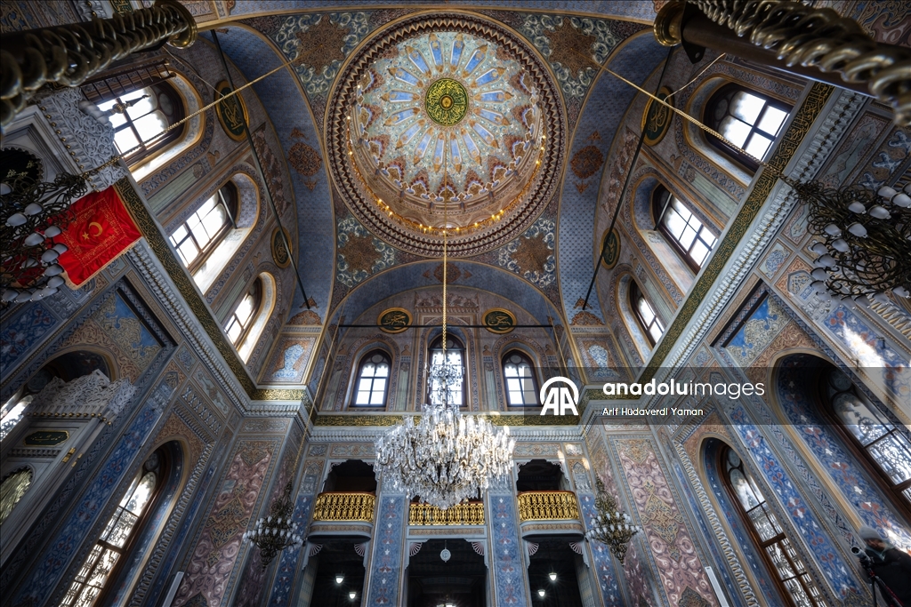 Мост между современностью и традициями: Мечеть Пертевнияль Валиде Султан